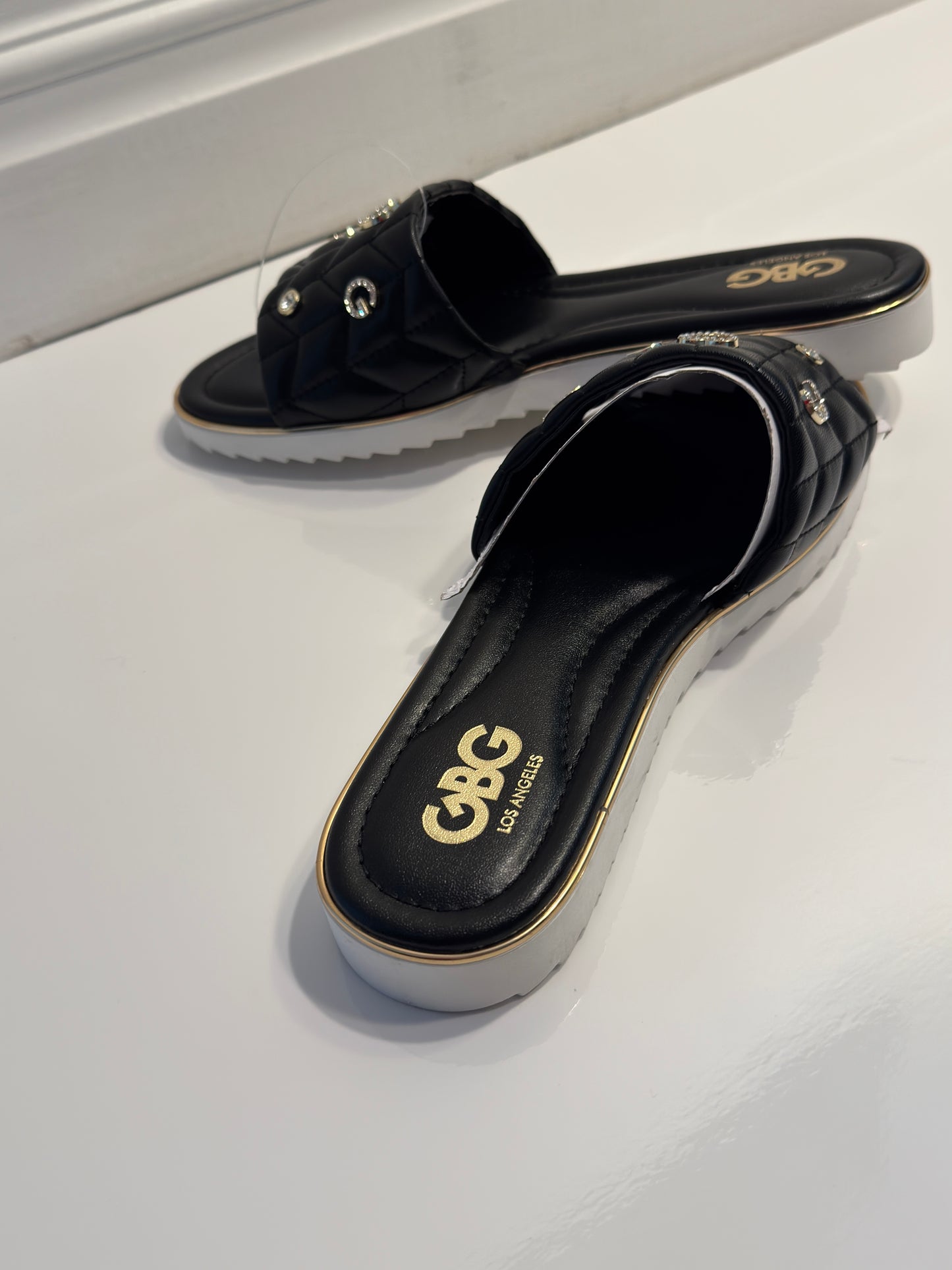NEW!! GBG Los Angeles Sandals (8.5)