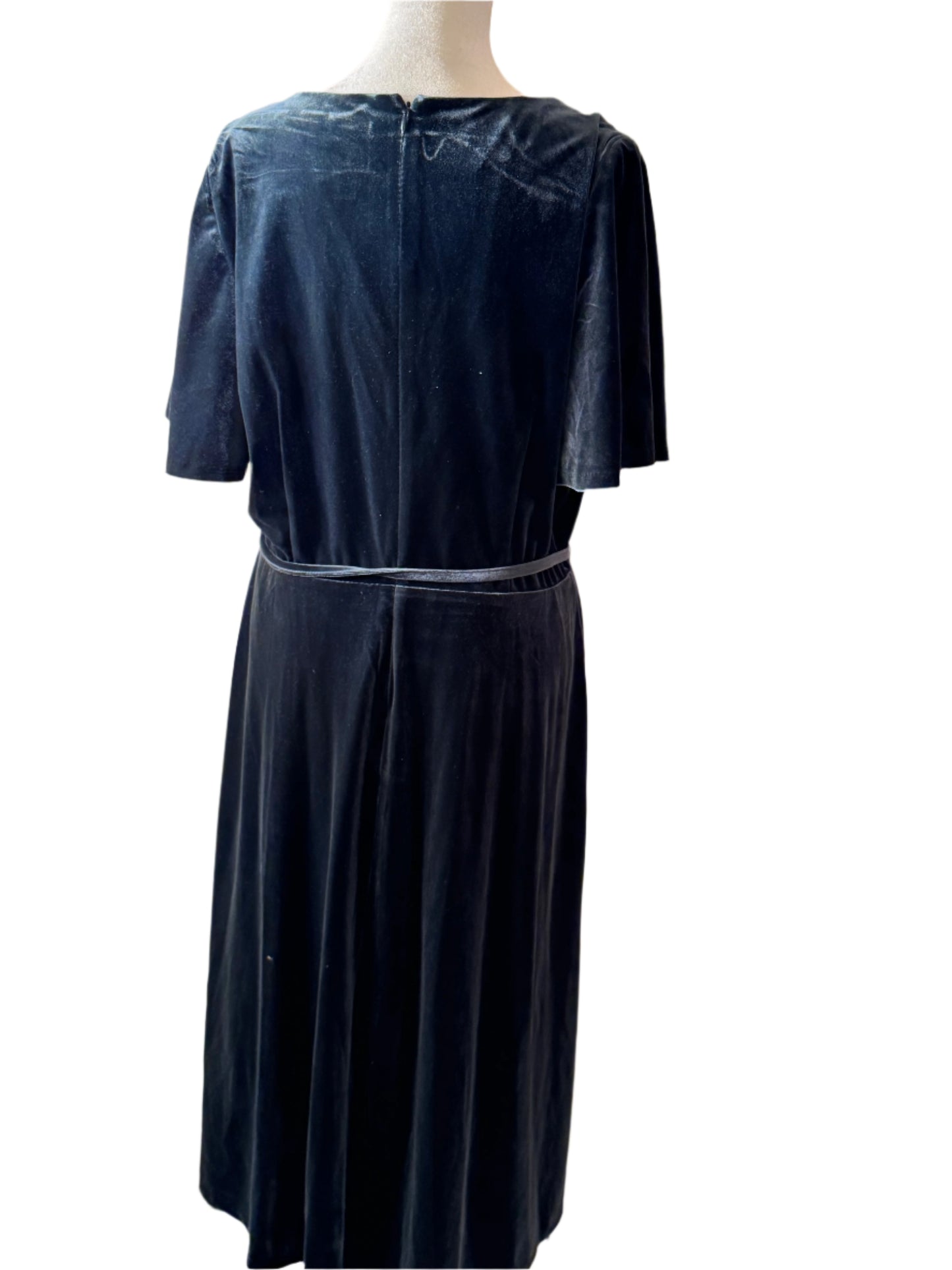 PREOWNED!! Vince Camacho Suede dress 16