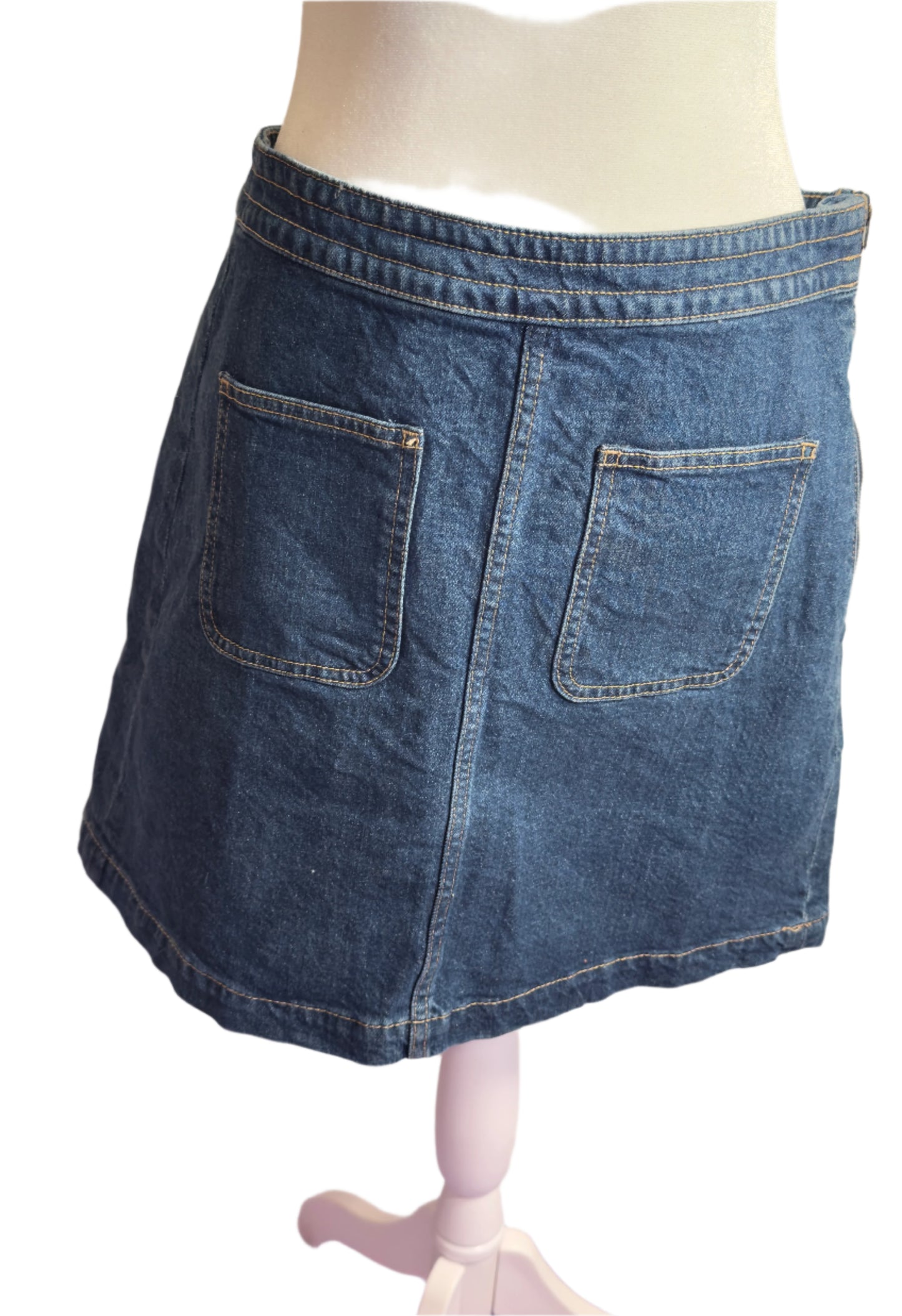 NEW!! Authentic Women Denim Patch Pocket Mini Skirt Size (4)